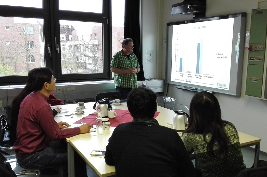 1488939801523825.jpg 汉堡工业大学讨论_副本_副本.jpg